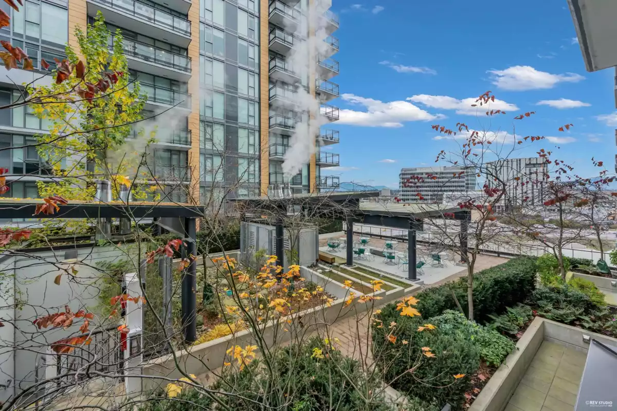 Entry Foyer Photo of 605 8160 Mcmyn Way, Richmond, BC