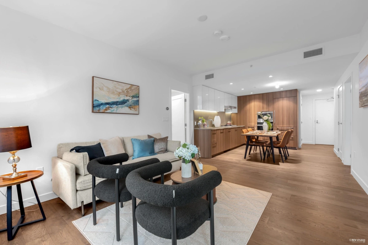 Kitchen Island Photo of 605 8160 Mcmyn Way, Richmond, BC
