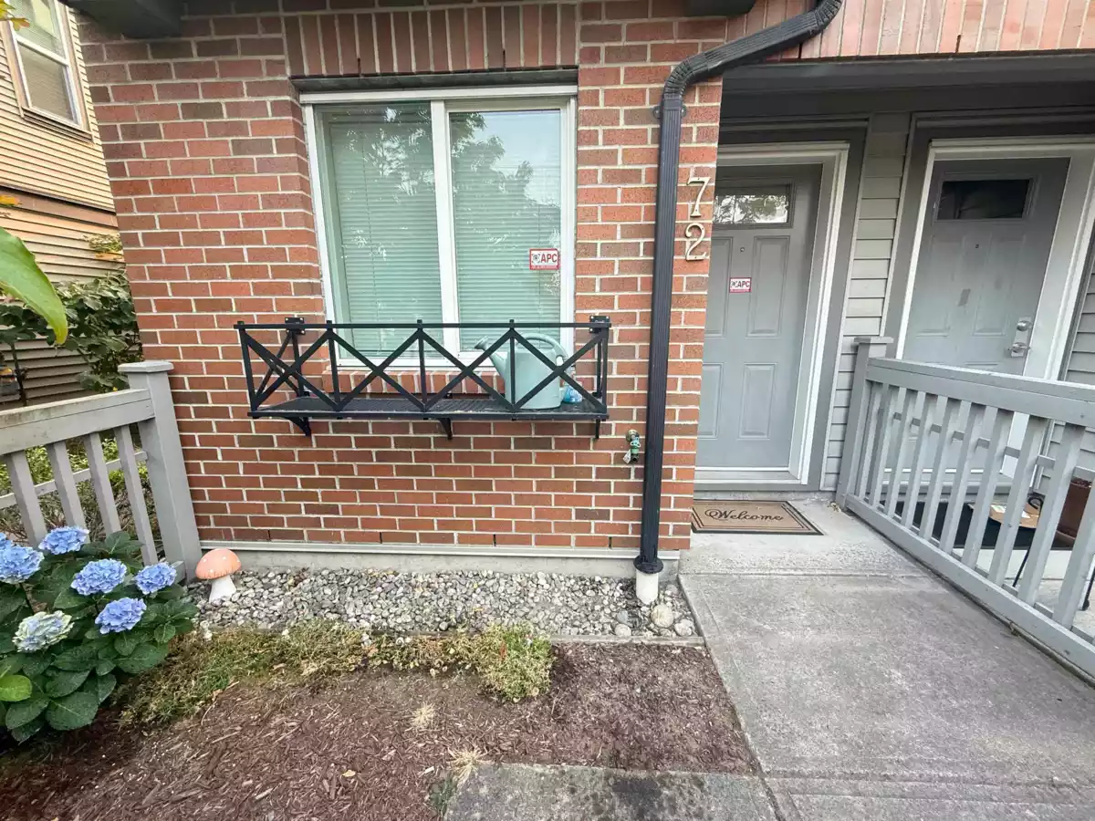 Family Room Photo of 72 9566 Tomicki Avenue, Richmond, BC