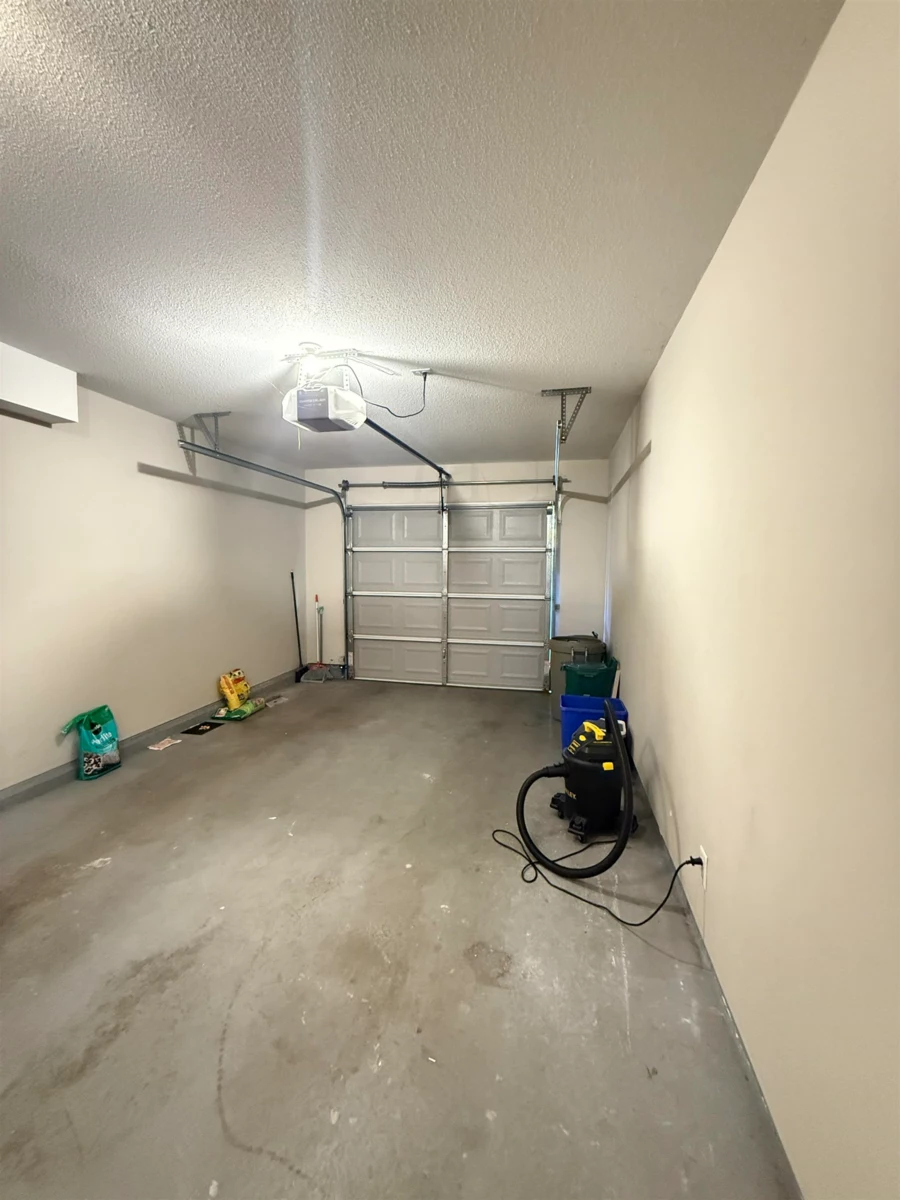 Hallway Photo of 72 9566 Tomicki Avenue, Richmond, BC
