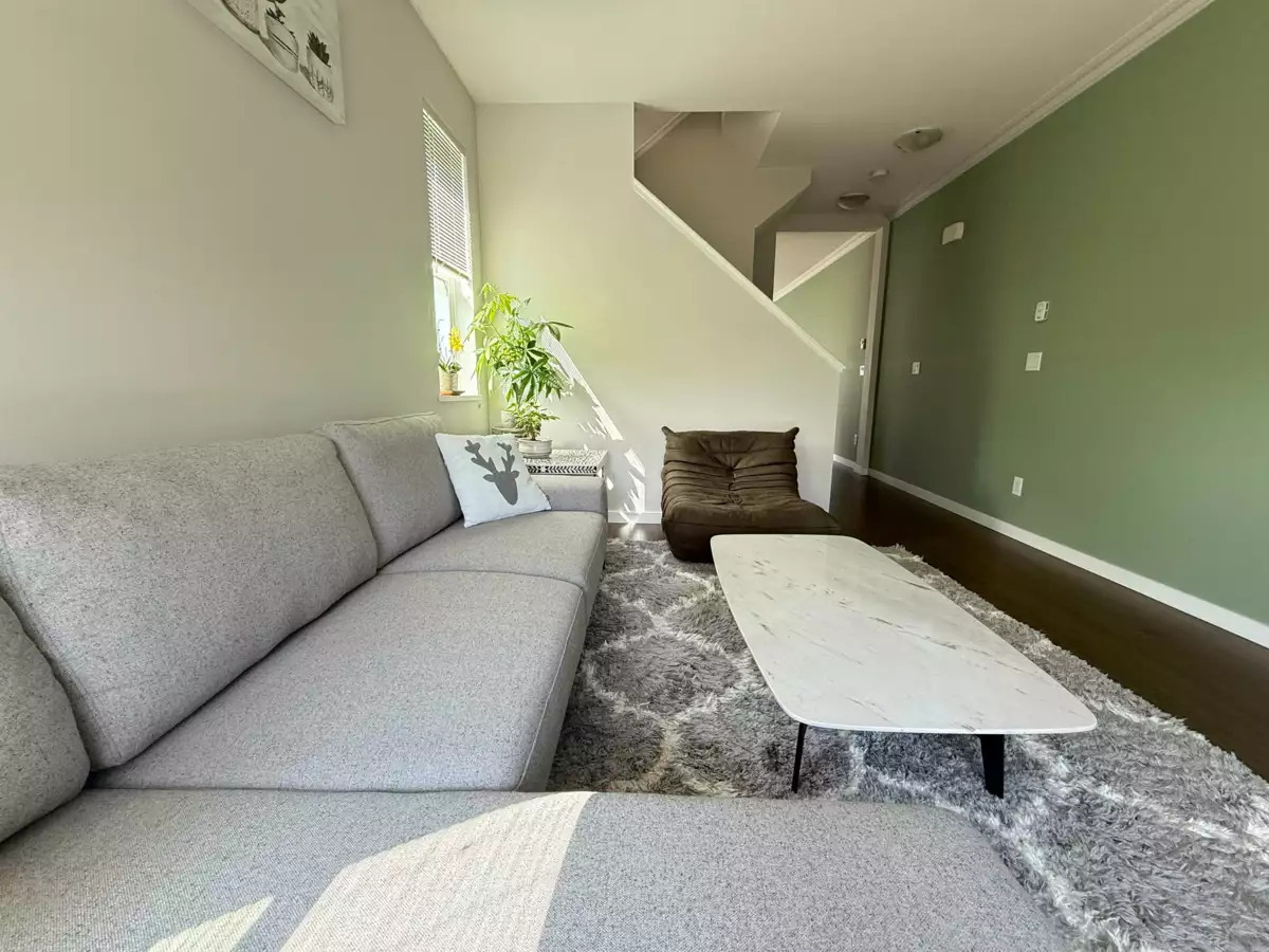 Kitchen Island Photo of 72 9566 Tomicki Avenue, Richmond, BC
