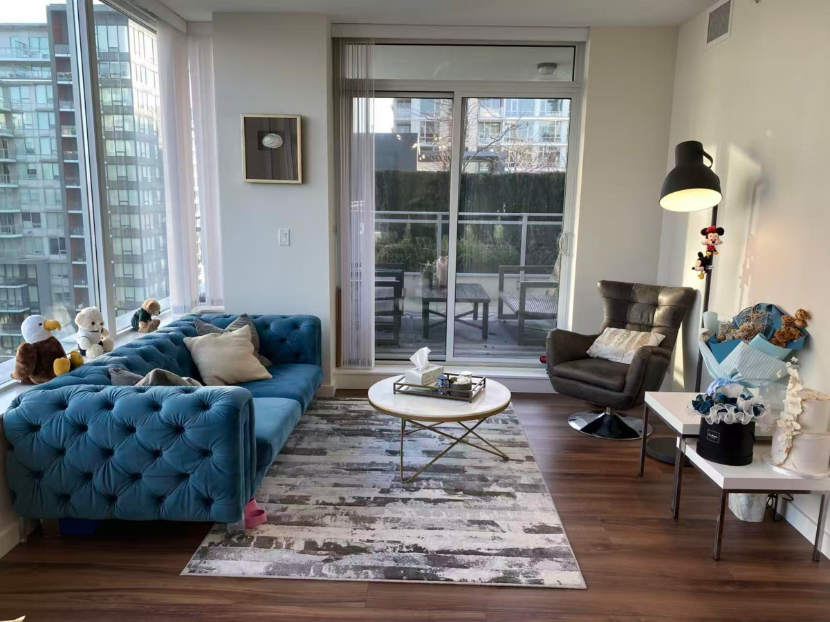 Family Room Photo of 1005 8688 Hazelbridge Way, Richmond, BC