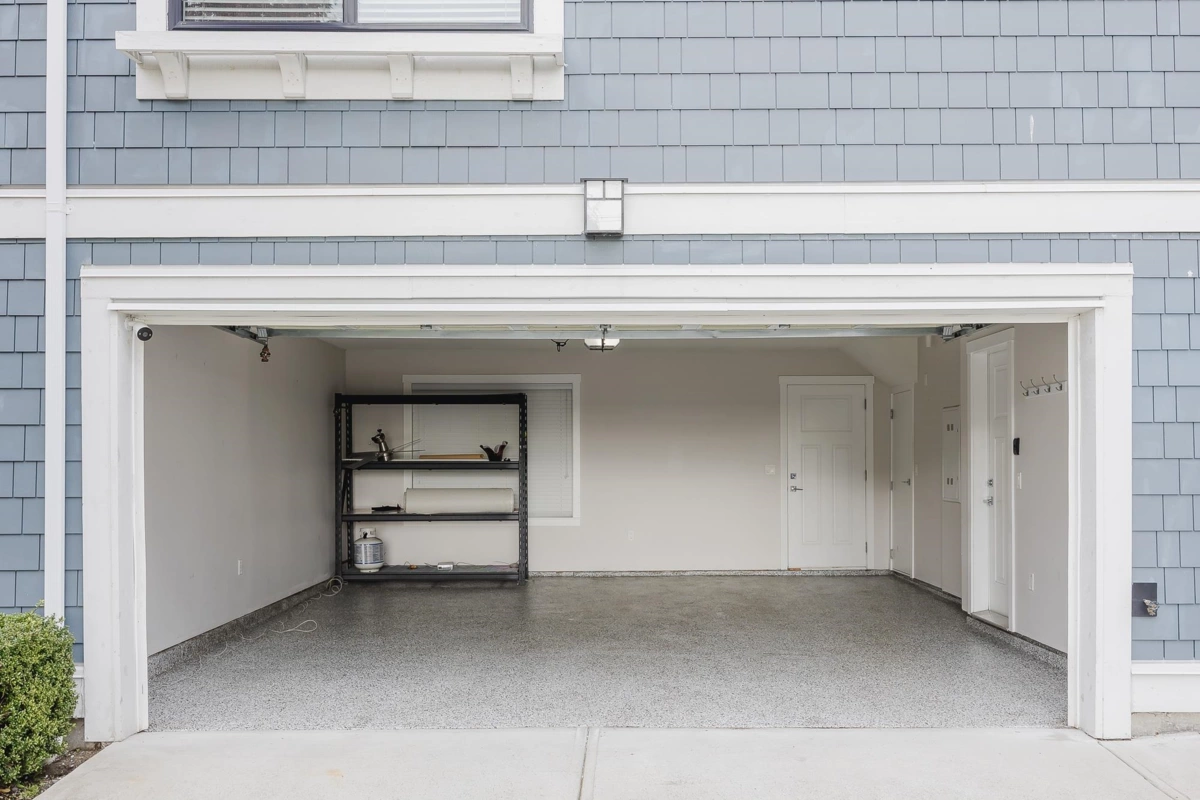 Front Yard Photo of 1 19299 64 Avenue, Surrey, BC