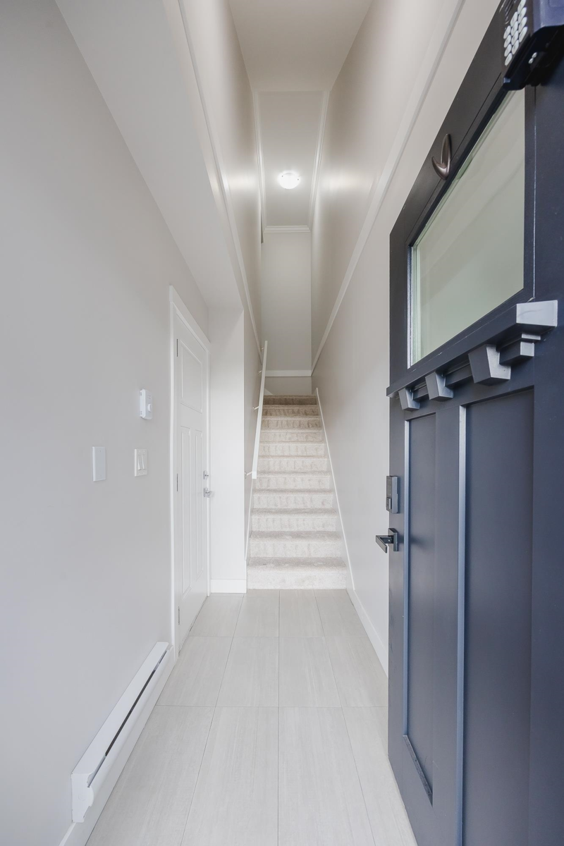 Garage Interior Photo of 1 19299 64 Avenue, Surrey, BC