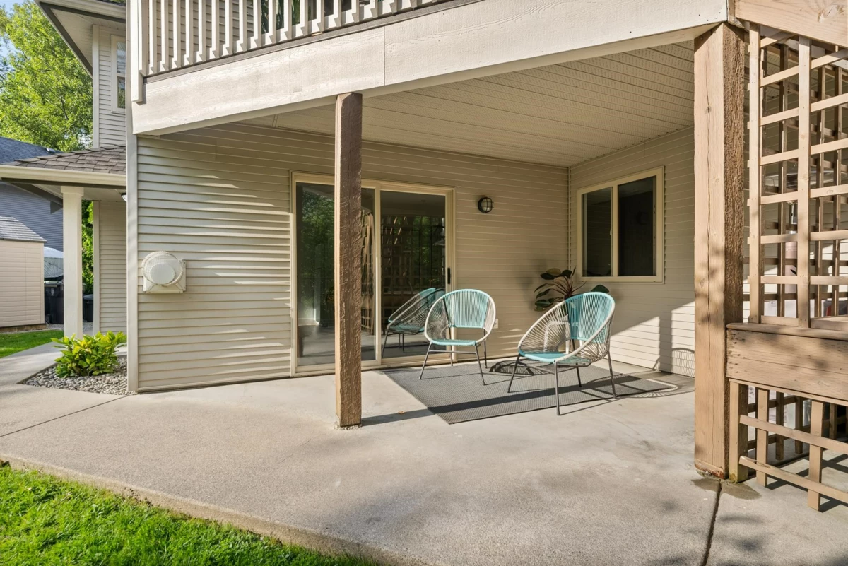 Swimming Pool Photo of 9773 208 Street, Langley, BC