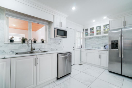 Kitchen Photo of 3174 Royal Court, Abbotsford, BC