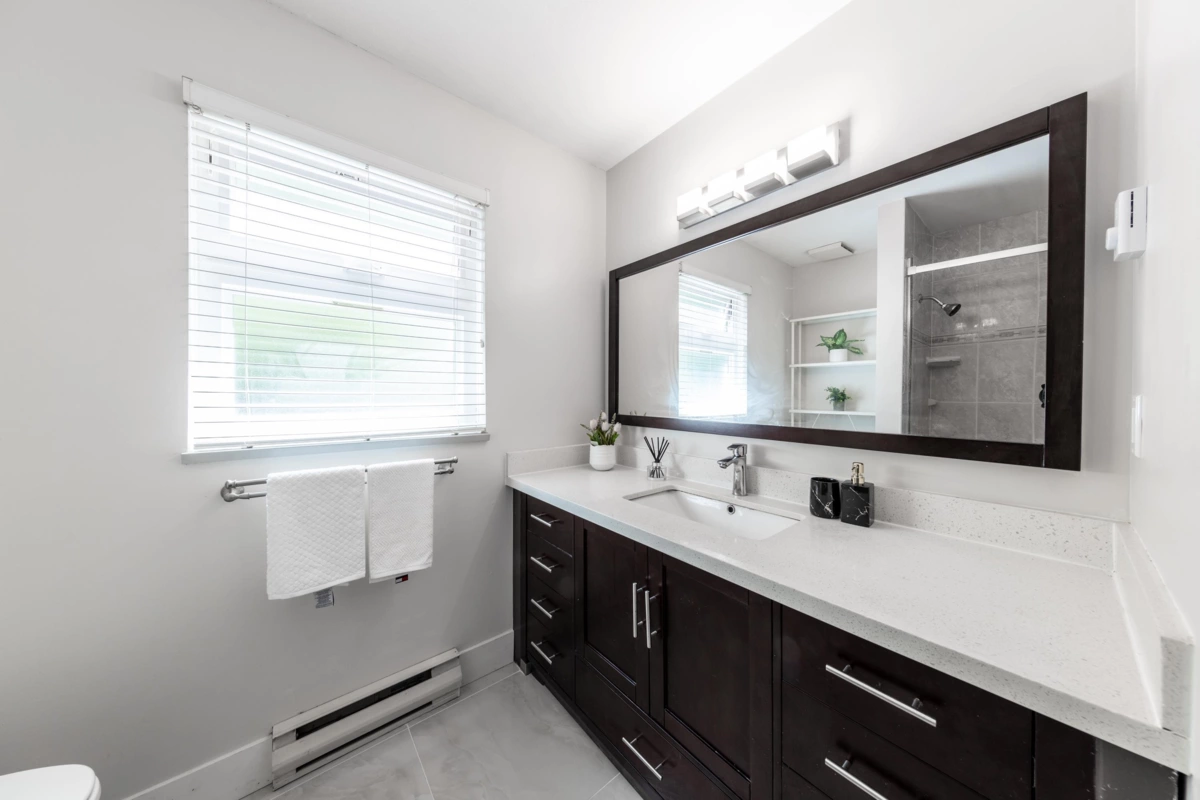 Hallway Photo of 4 7171 Blundell Road, Richmond, BC