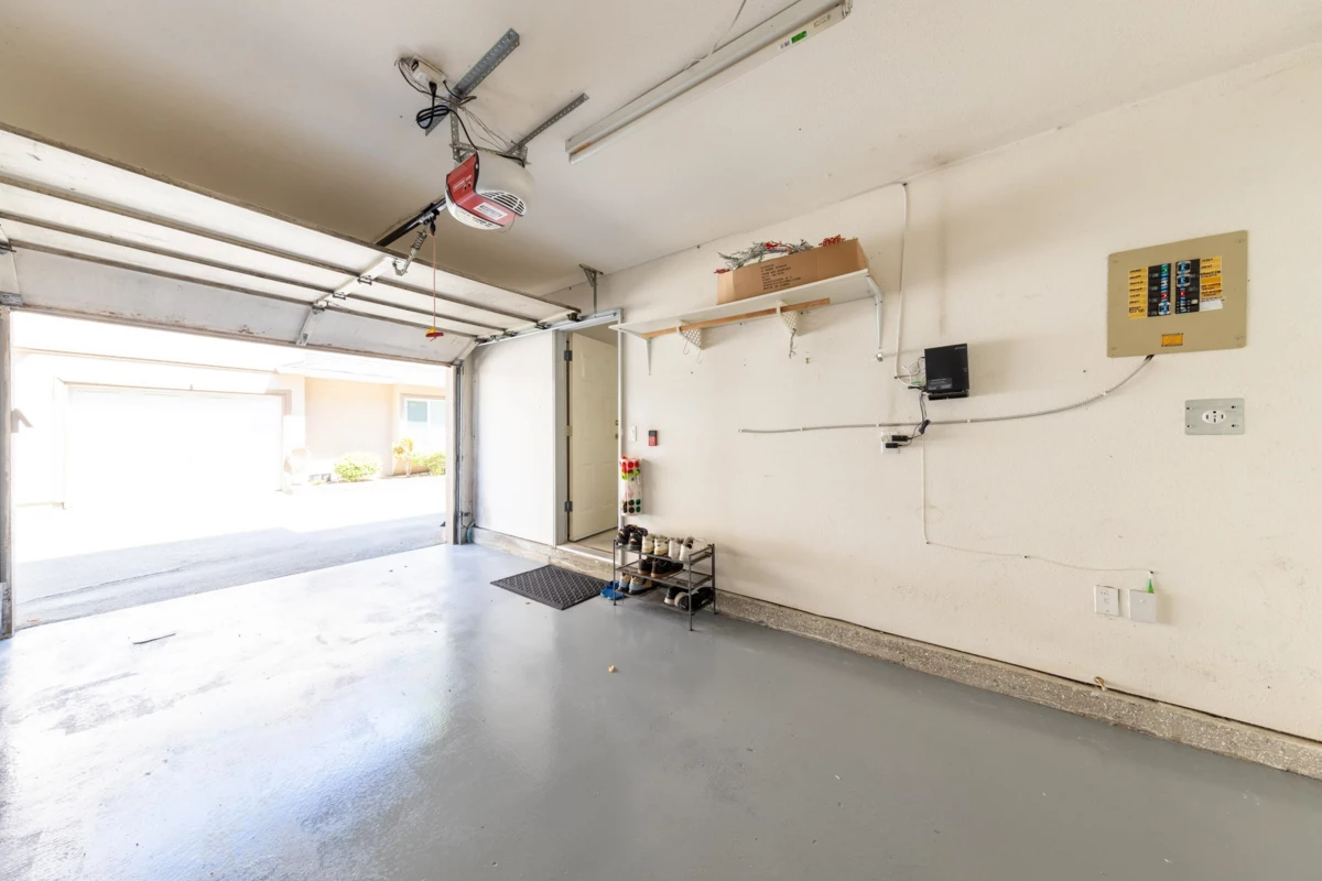 Hot Tub / Spa Photo of 4 7171 Blundell Road, Richmond, BC