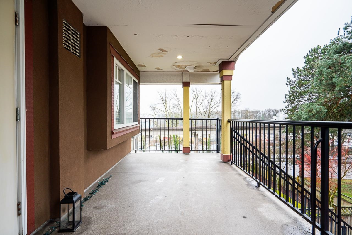 Hot Tub / Spa Photo of 528 Sixteen Street, New Westminster, BC