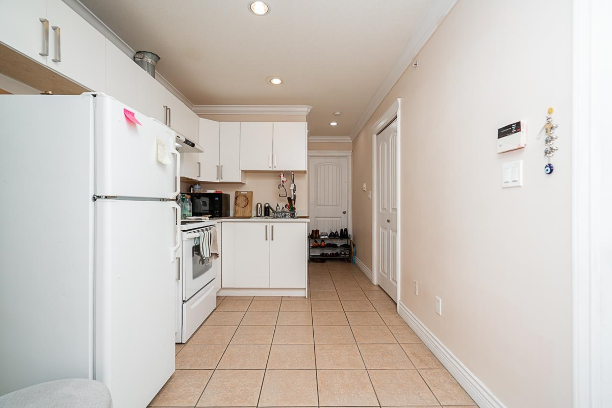 Outdoor Deck Photo of 528 Sixteen Street, New Westminster, BC