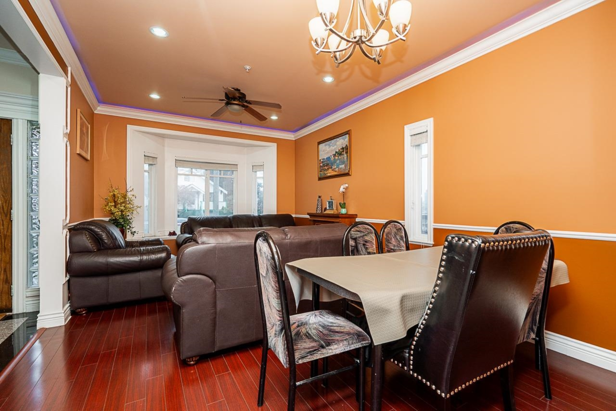 Pantry Photo of 528 Sixteen Street, New Westminster, BC