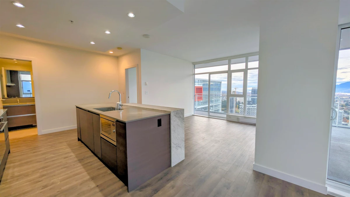 Entry Foyer Photo of 5008 4670 Assembly Way, Burnaby, BC