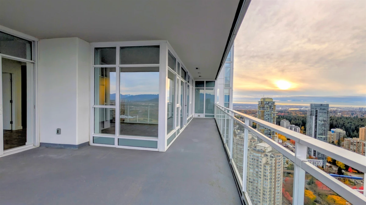 Guest Bathroom Photo of 5008 4670 Assembly Way, Burnaby, BC