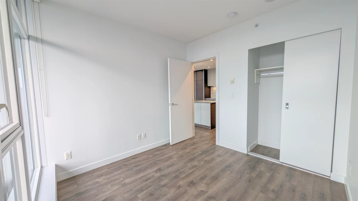 Primary Bathroom Photo of 5008 4670 Assembly Way, Burnaby, BC