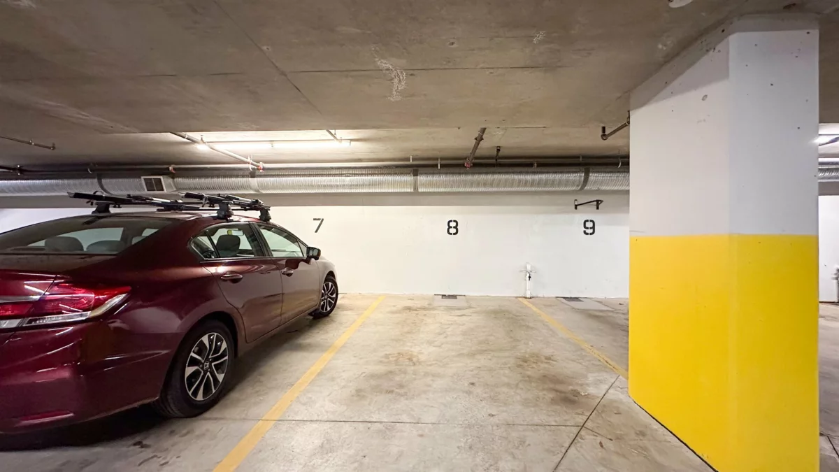Entry Foyer Photo of 301 3333 Main Street, Vancouver, BC