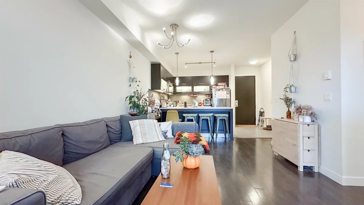 Kitchen Island Photo of 301 3333 Main Street, Vancouver, BC