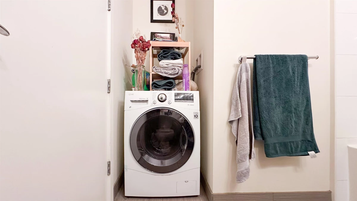 Powder Room Photo of 301 3333 Main Street, Vancouver, BC