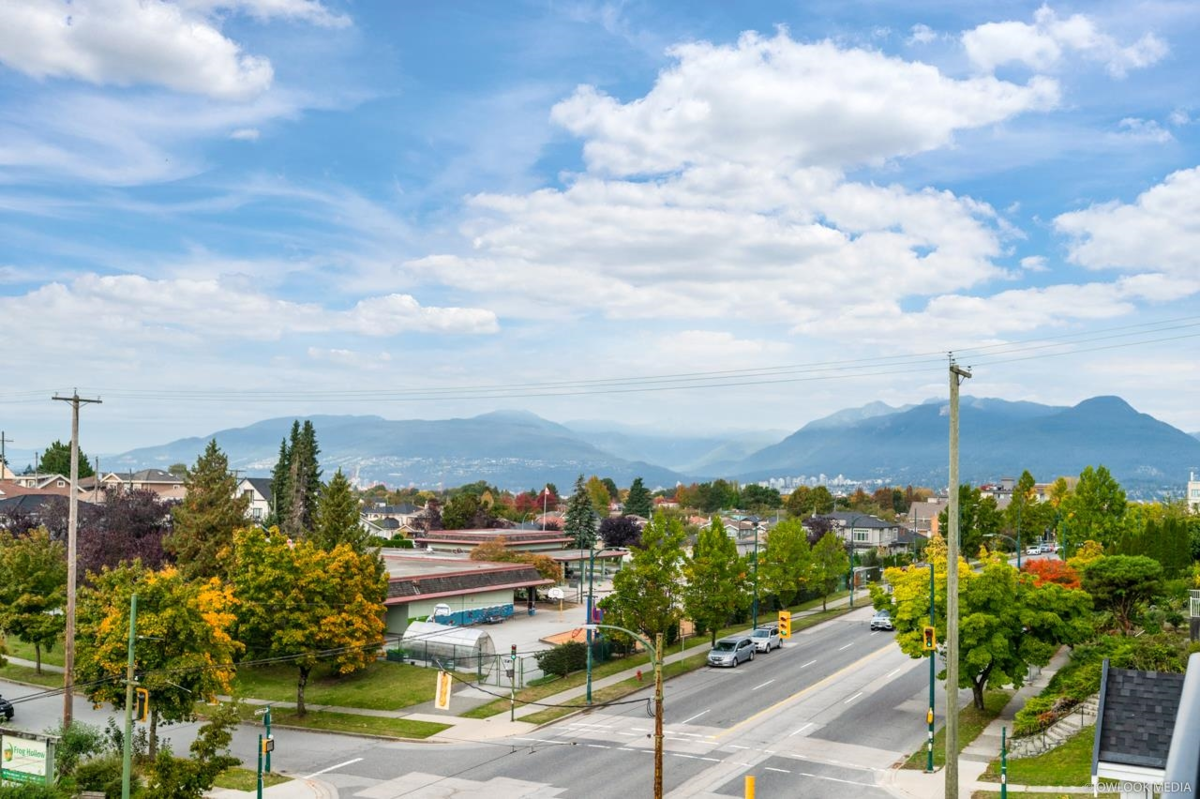 Bedroom 3 Photo of 1 2124 Renfrew Street, Vancouver, BC