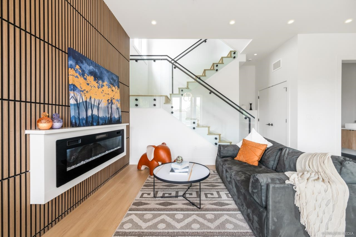 Dining Area Photo of 1 2124 Renfrew Street, Vancouver, BC