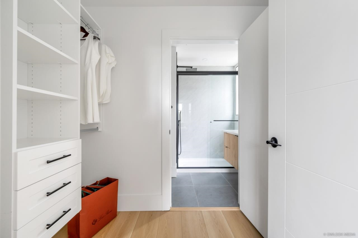 Loft / Bonus Room Photo of 1 2124 Renfrew Street, Vancouver, BC