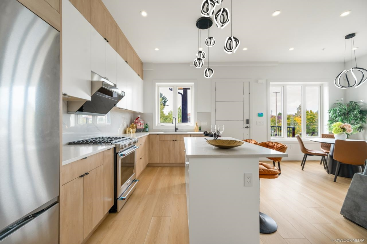 Staircase Photo of 1 2124 Renfrew Street, Vancouver, BC