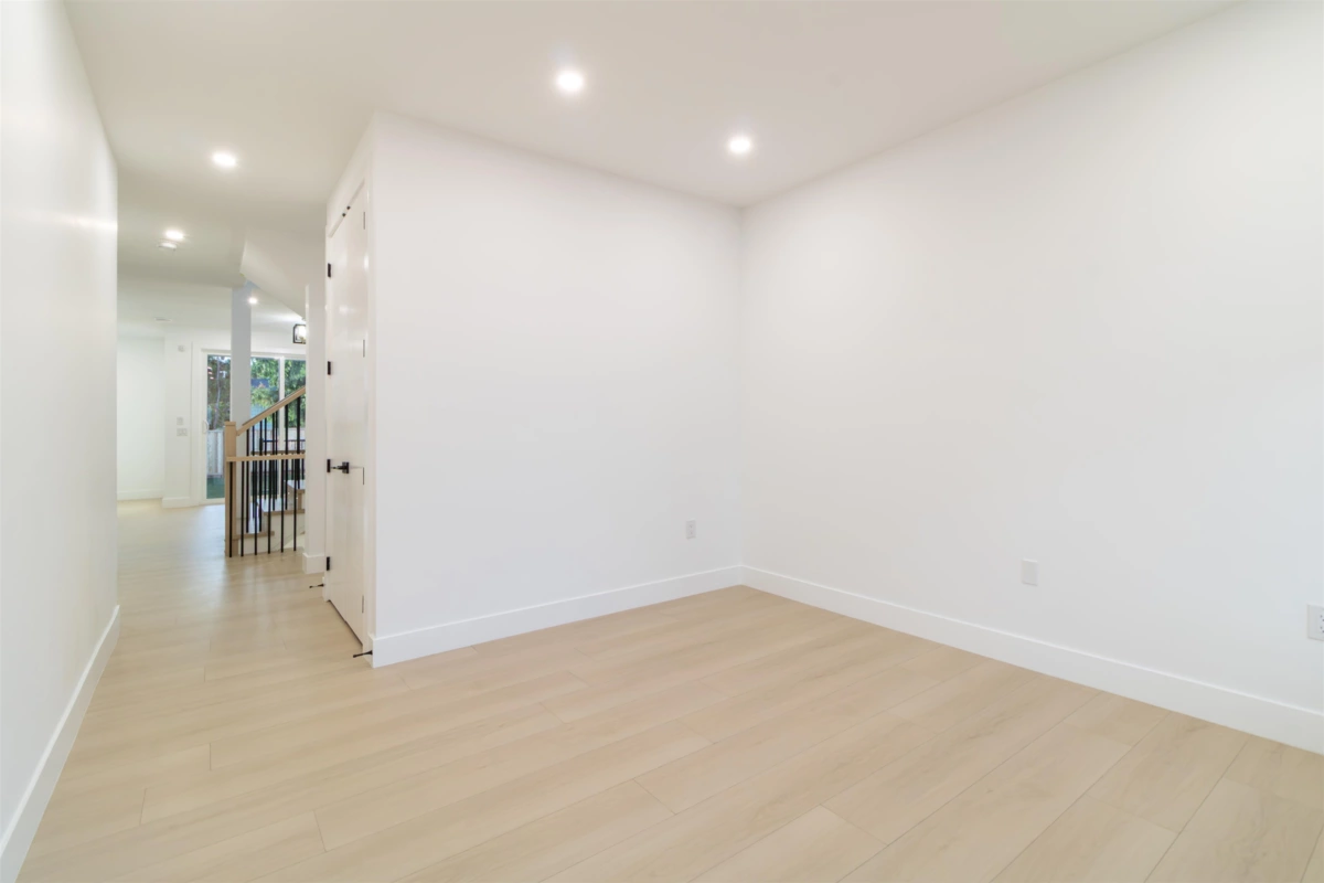 Hallway Photo of 7801 116 Street Street, Delta, BC