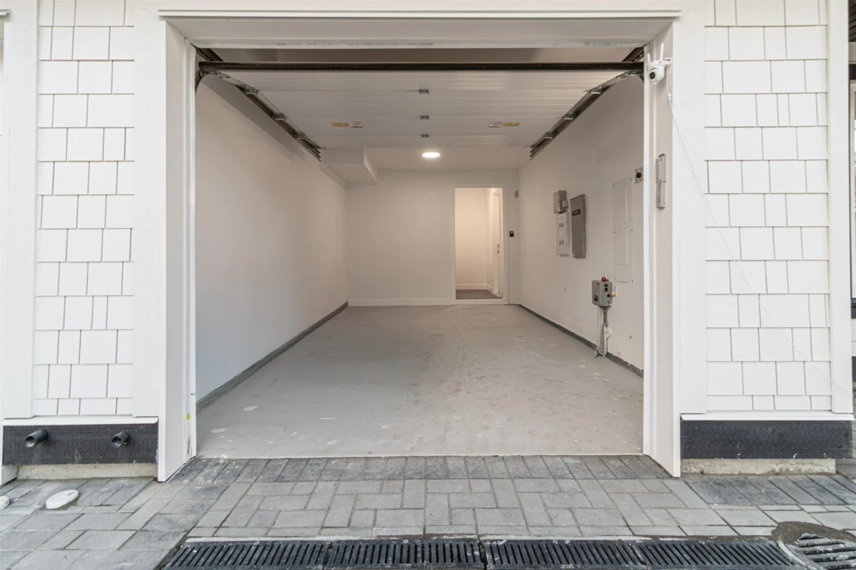 Living Room Photo of 7801 116 Street Street, Delta, BC