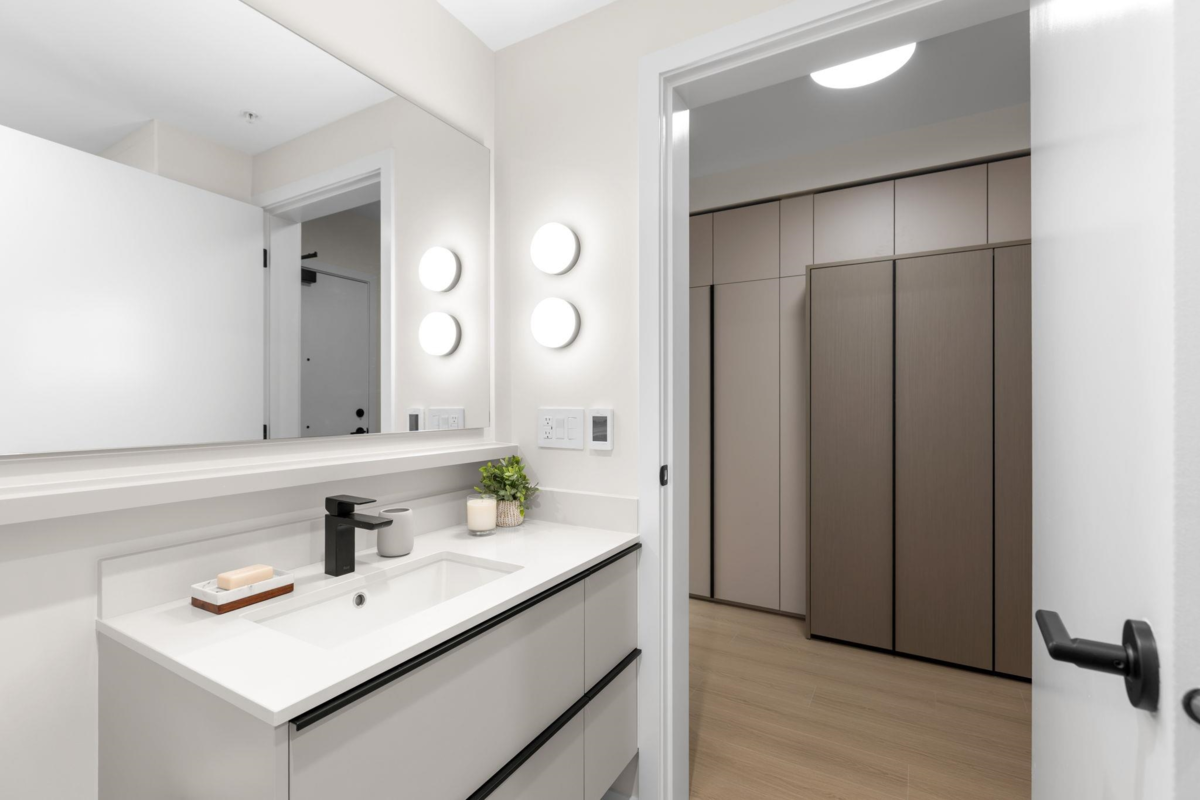 Walk-In Closet Photo of 509 2015 St. Johns Street, Port Moody, BC