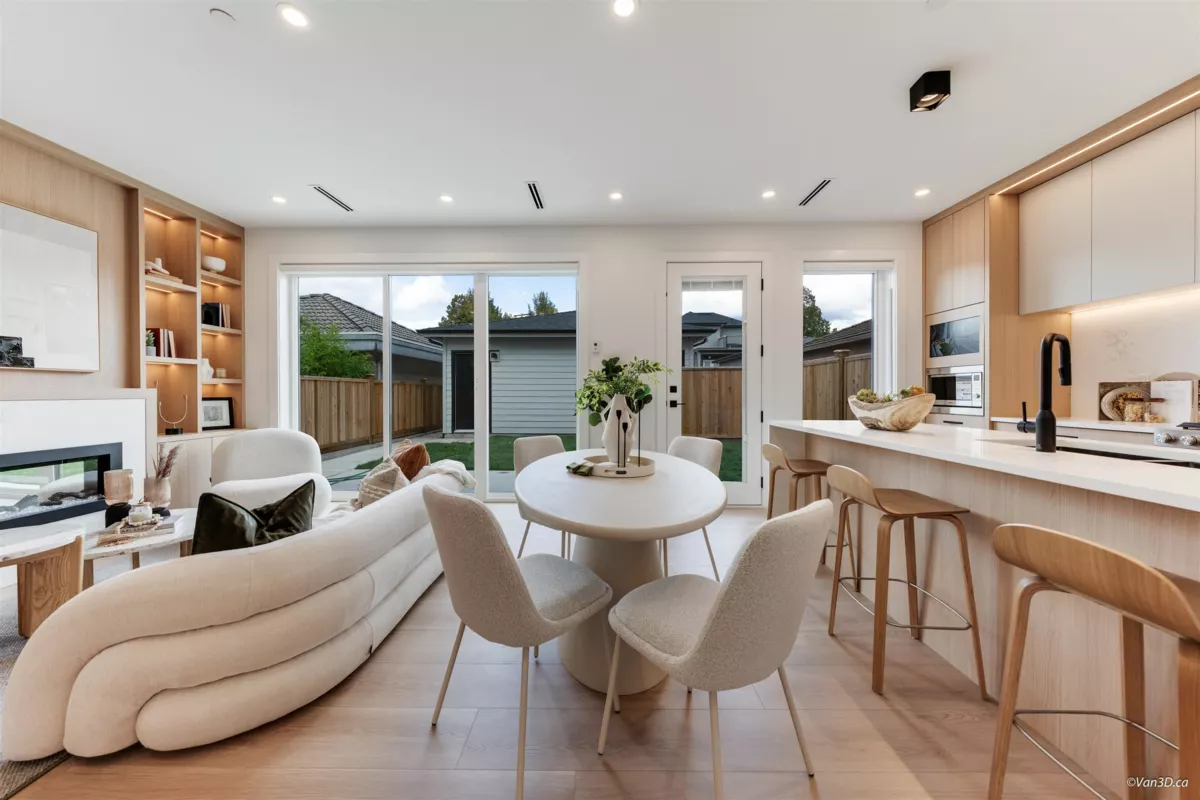 Breakfast Nook Photo of 2 3121 E 46th Avenue, Vancouver, BC