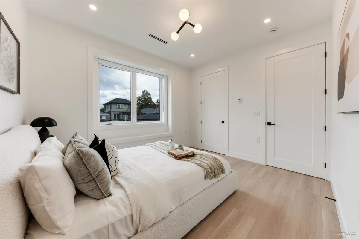 Laundry Room Photo of 2 3121 E 46th Avenue, Vancouver, BC