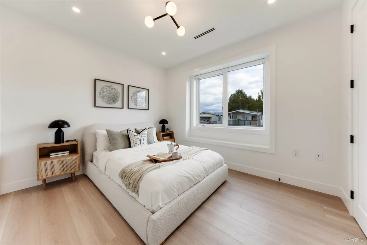 Mudroom Photo of 2 3121 E 46th Avenue, Vancouver, BC