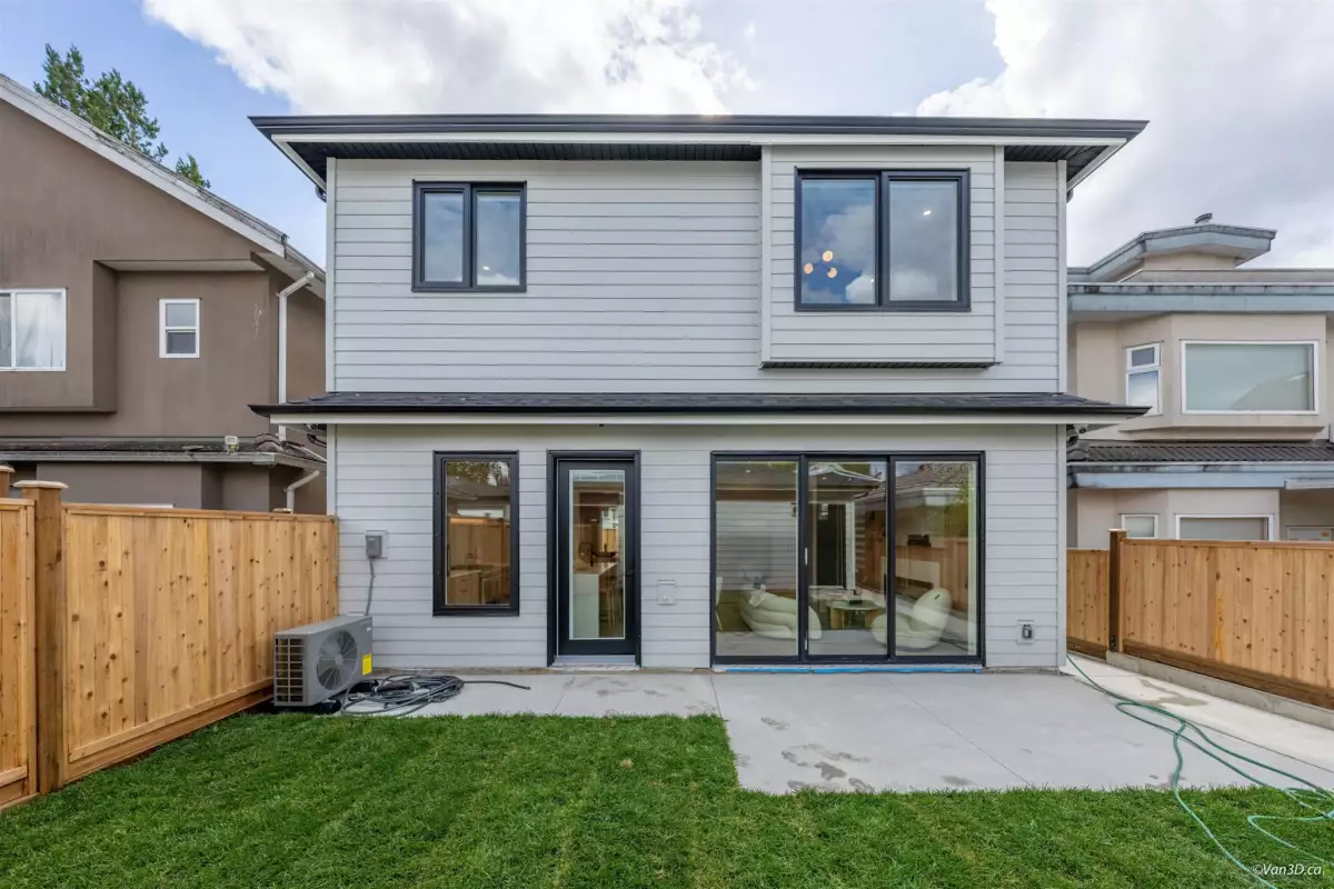 Outdoor Patio Photo of 2 3121 E 46th Avenue, Vancouver, BC