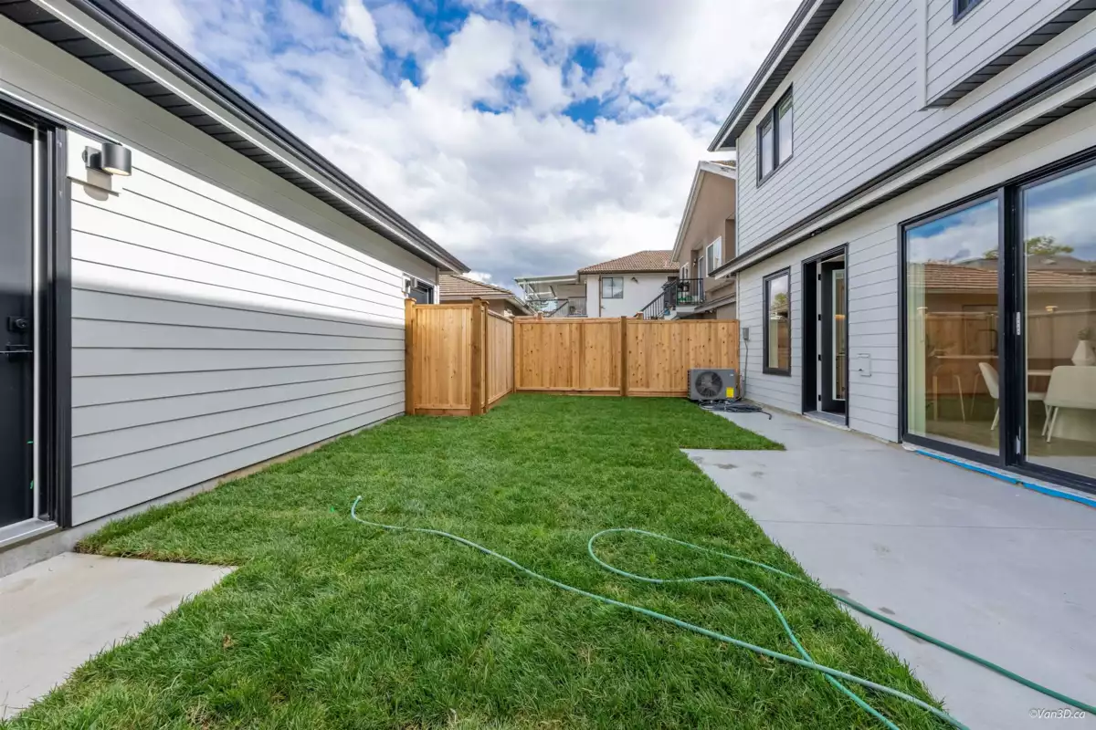 Staircase Photo of 2 3121 E 46th Avenue, Vancouver, BC