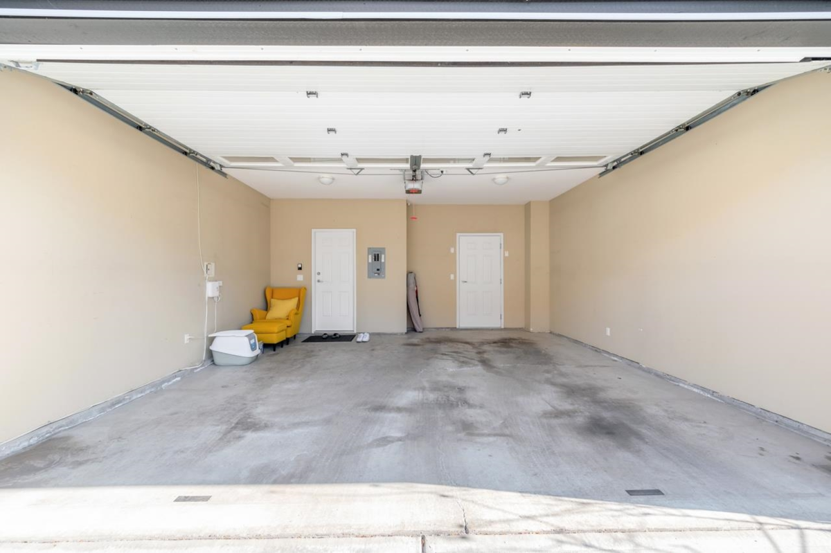 Mudroom Photo of 2 8271 Francis Road, Richmond, BC