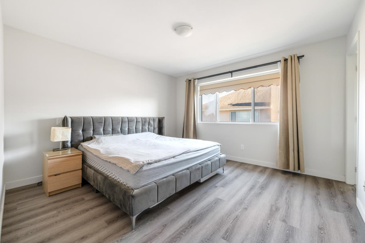 Primary Bathroom Photo of 2 8271 Francis Road, Richmond, BC