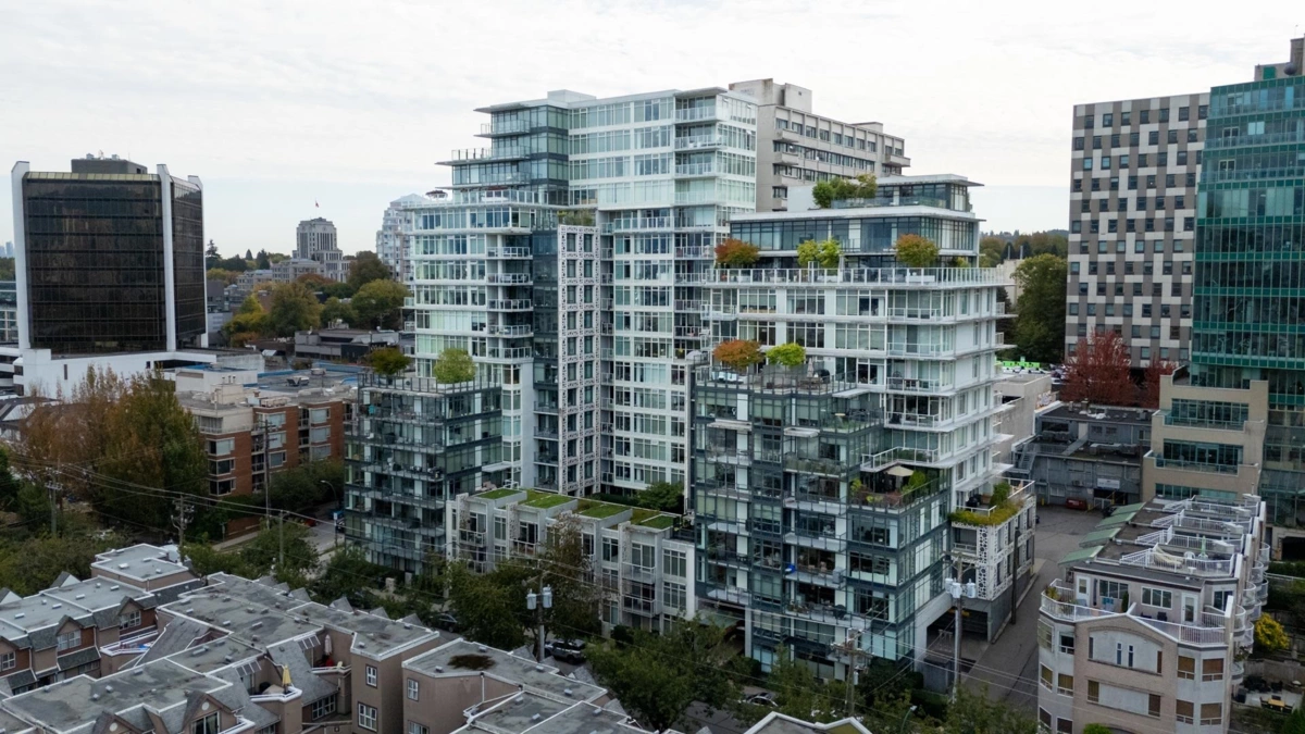 Hot Tub / Spa Photo of 2405 Heather Street, Vancouver, BC