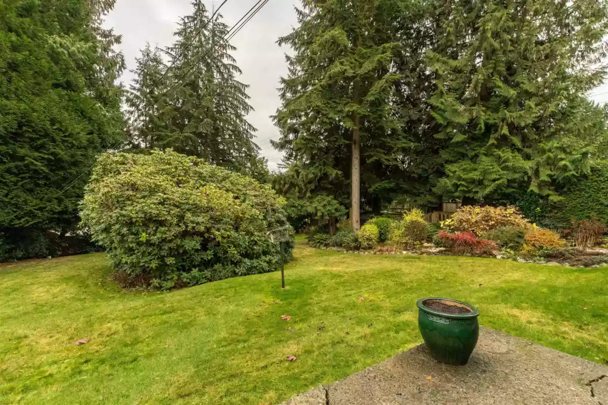 Garden / Landscaping Photo of 3005 Fleet Street, Coquitlam, BC