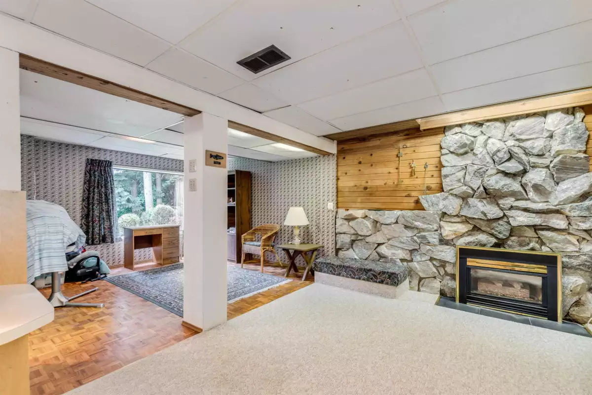 Hallway Photo of 3005 Fleet Street, Coquitlam, BC