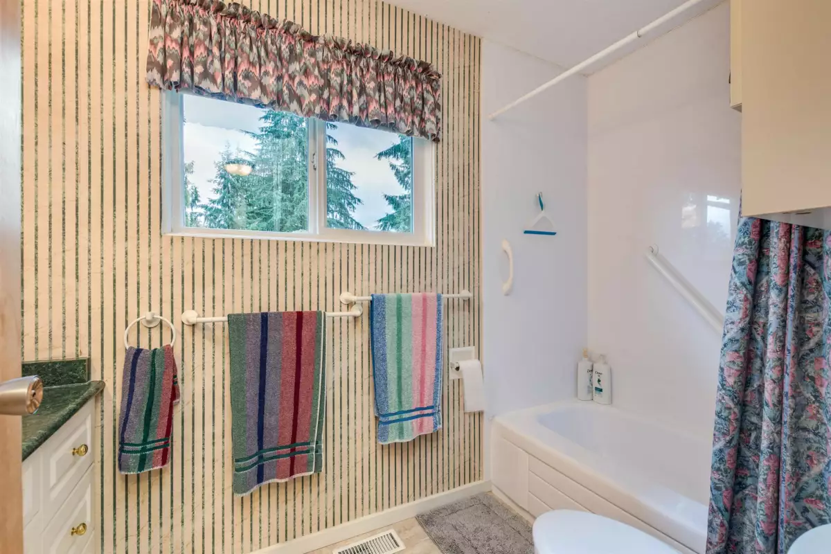 Laundry Room Photo of 3005 Fleet Street, Coquitlam, BC