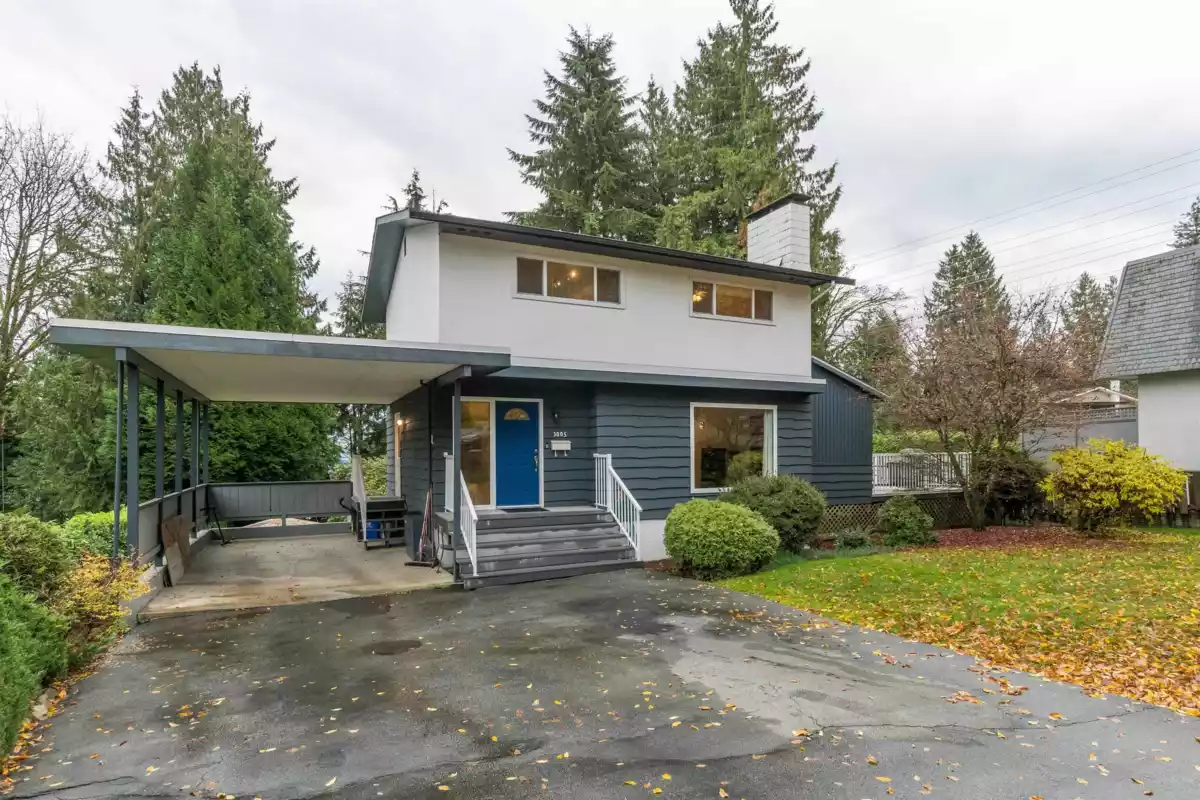 Living Room Photo of 3005 Fleet Street, Coquitlam, BC
