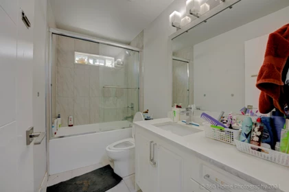 Entry Foyer Photo of 9093 Buchanan Place, Surrey, BC