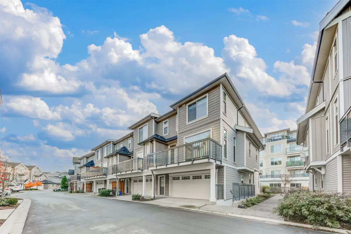 Living Room Photo of 74 20487 65 Avenue, Langley, BC