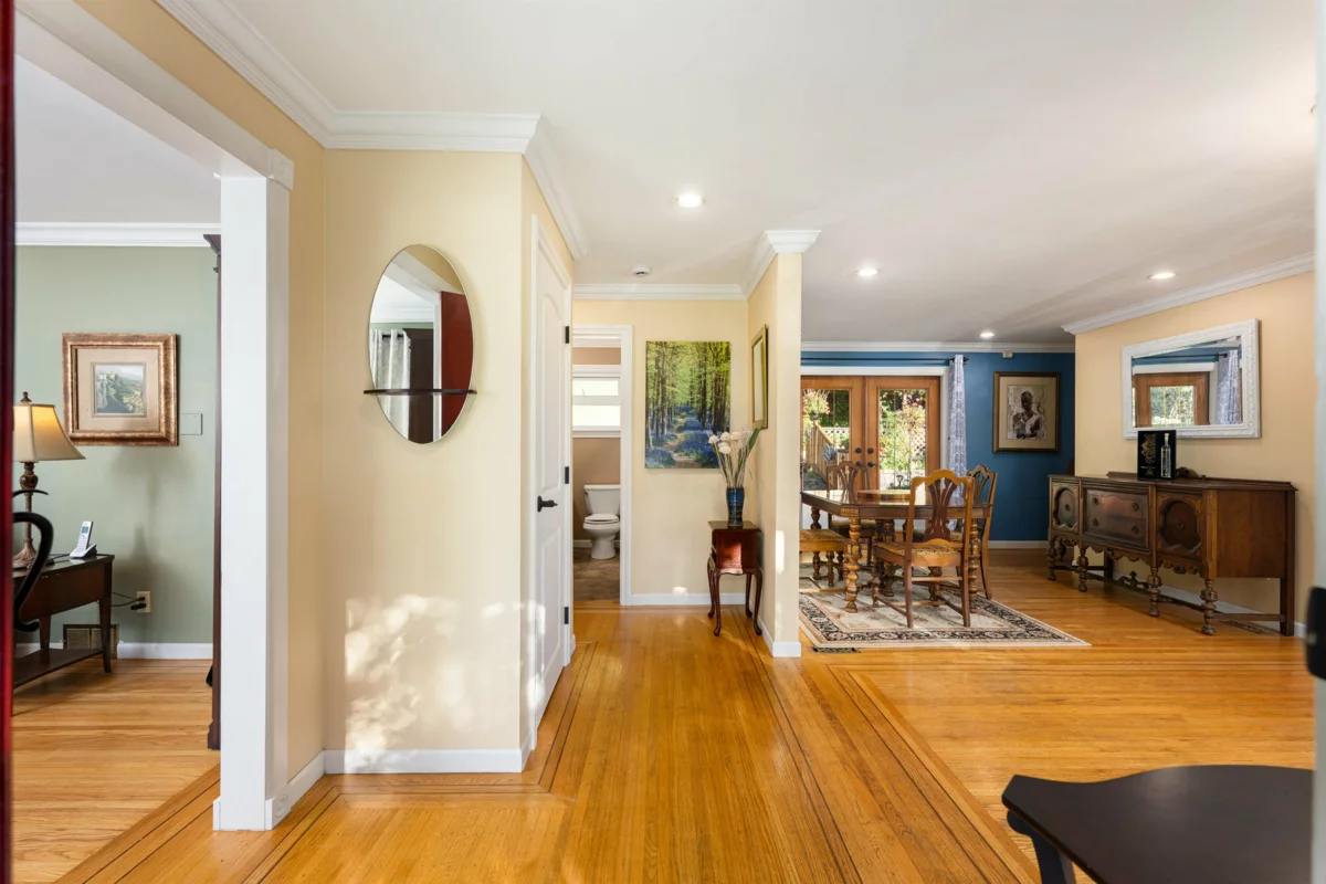 Kitchen Island Photo of 3658 Loraine Avenue, North Vancouver, BC