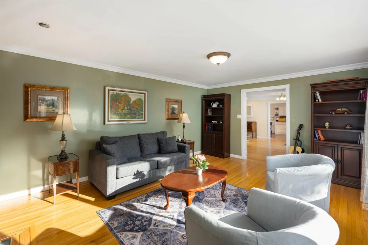 Kitchen Photo of 3658 Loraine Avenue, North Vancouver, BC