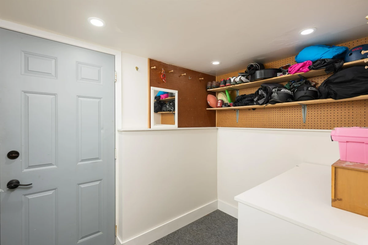 Outdoor Deck Photo of 3658 Loraine Avenue, North Vancouver, BC