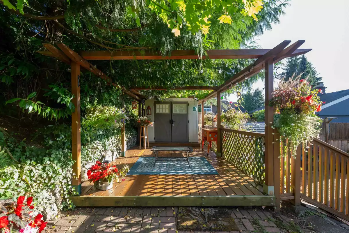 Outdoor Kitchen Photo of 3658 Loraine Avenue, North Vancouver, BC