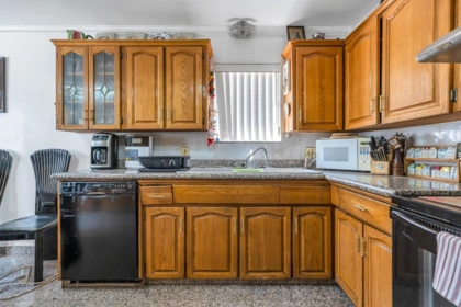 Kitchen Island Photo of 5064 Main Street, Vancouver, BC