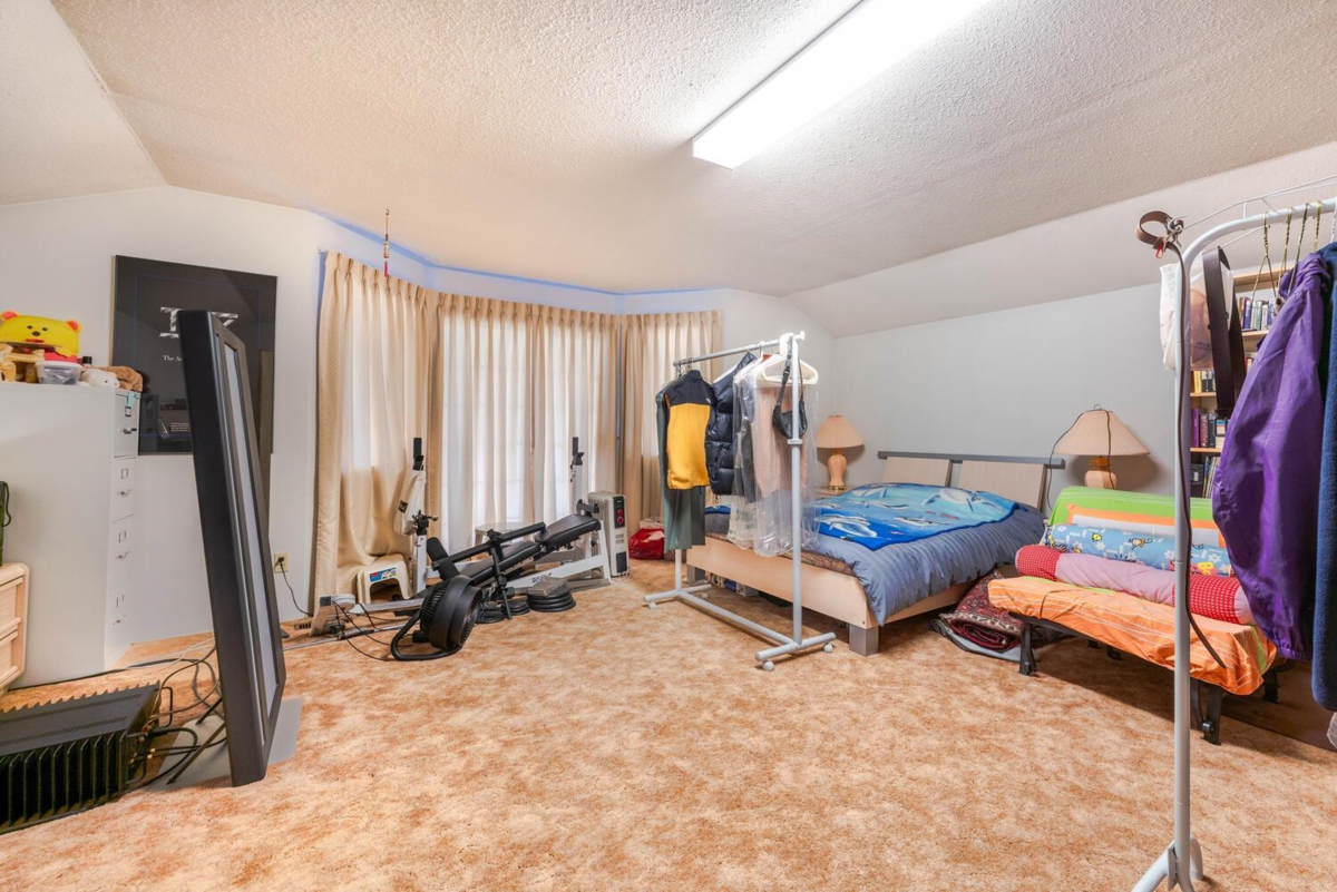 Guest Bathroom Photo of 7660 Bridge Street, Richmond, BC