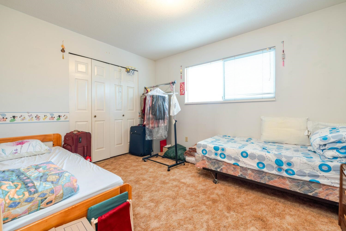 Powder Room Photo of 7660 Bridge Street, Richmond, BC