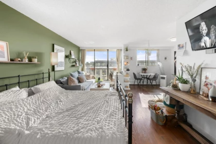 706 145 St. Georges Avenue, North Vancouver, BC, North Vancouver — Apartment/Condo for sale